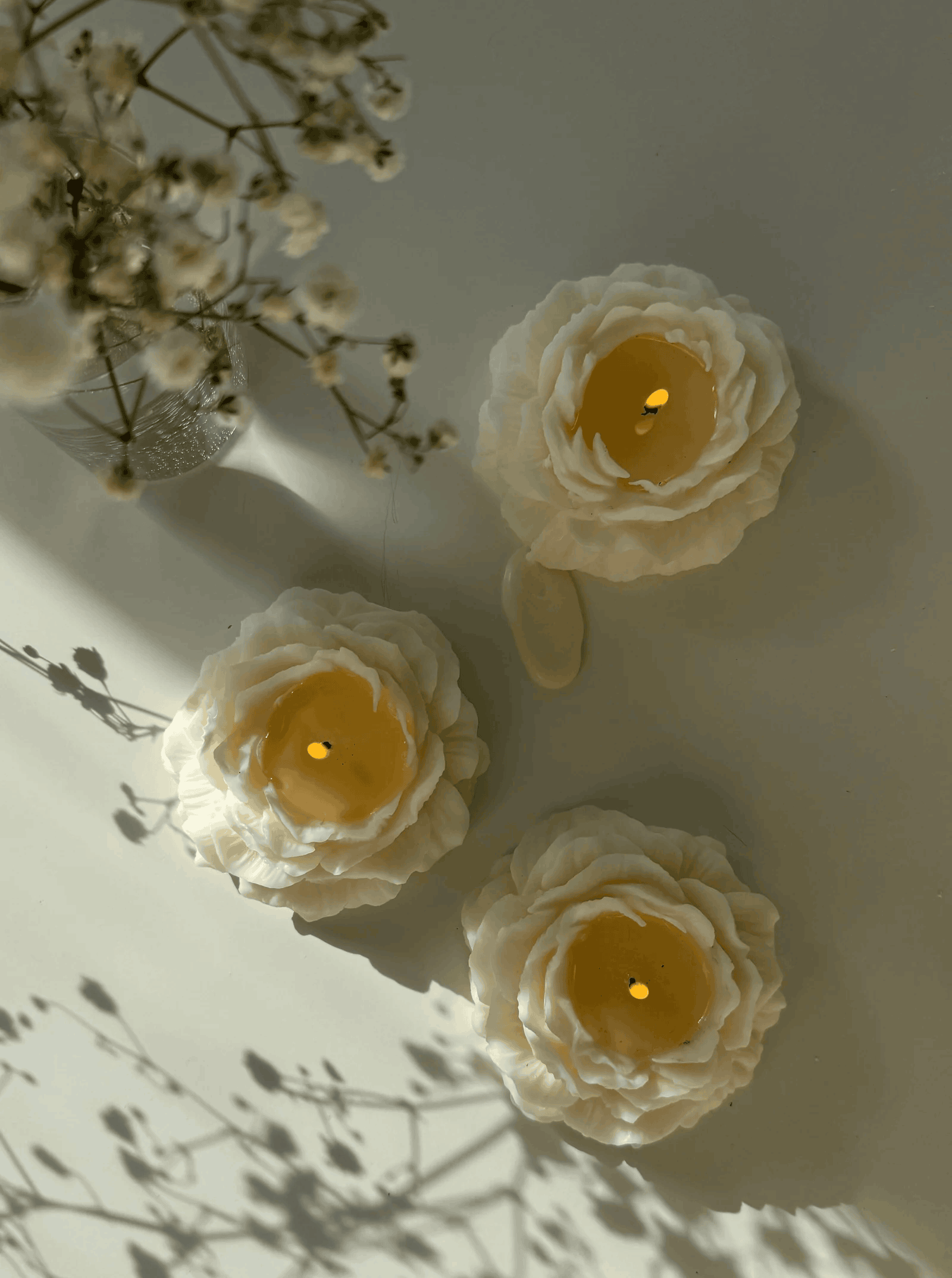 Olive Gergel Peony Eco Soy Candle - Mirrors Beauty