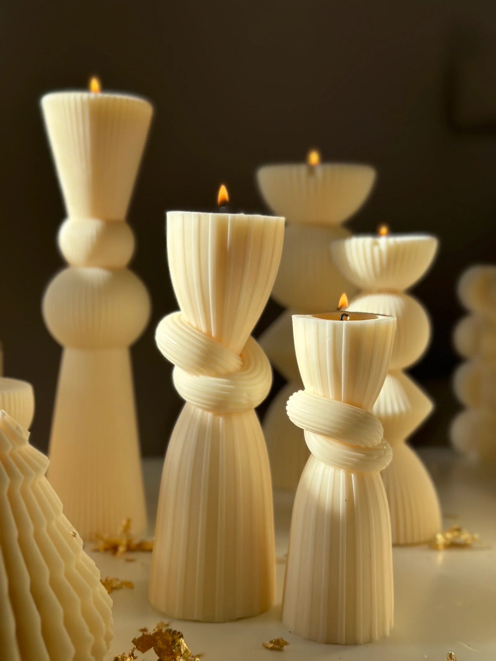 Olive Gergel Tall Knot Eco Candle - Mirrors Beauty