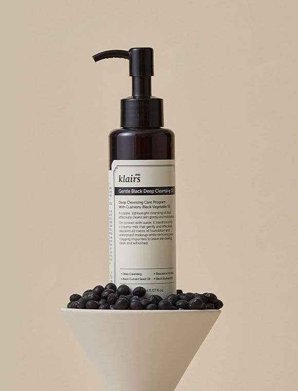 Dear Klairs Gentle Black Deep Cleansing Oil