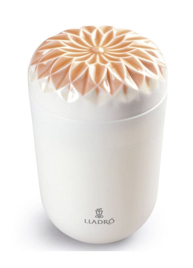 LLadro Echoes of Nature candle-Gardens of Valencia - Mirrors Beauty