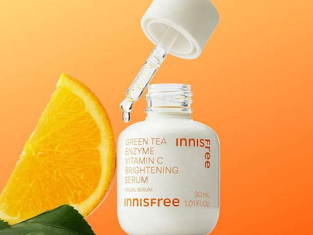 Innisfree Vitamin C Green Tea Enzyme Brightening Serum - Mirrors Beauty