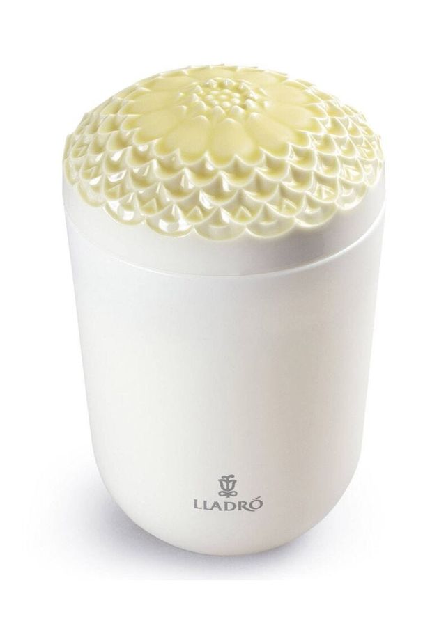 LLadro Echoes of Nature candle-Tropical Blossoms - Mirrors Beauty