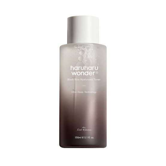 Haruharu Wonder Black Rice Hyaluronic Toner Mirrors Beauty