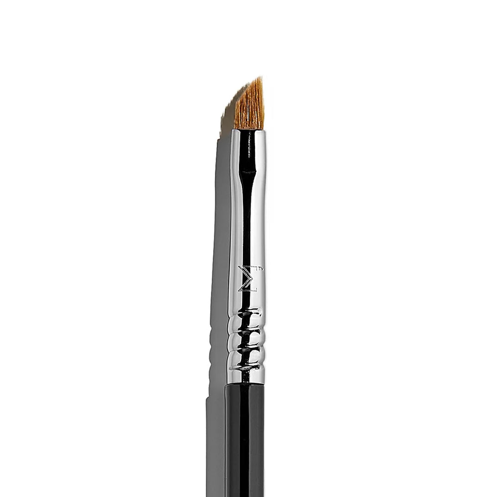 SIGMA  E06 Winged Liner™ Brush