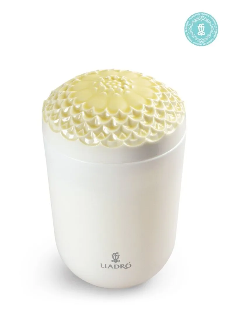 LLadro Echoes of Nature candle-Tropical Blossoms