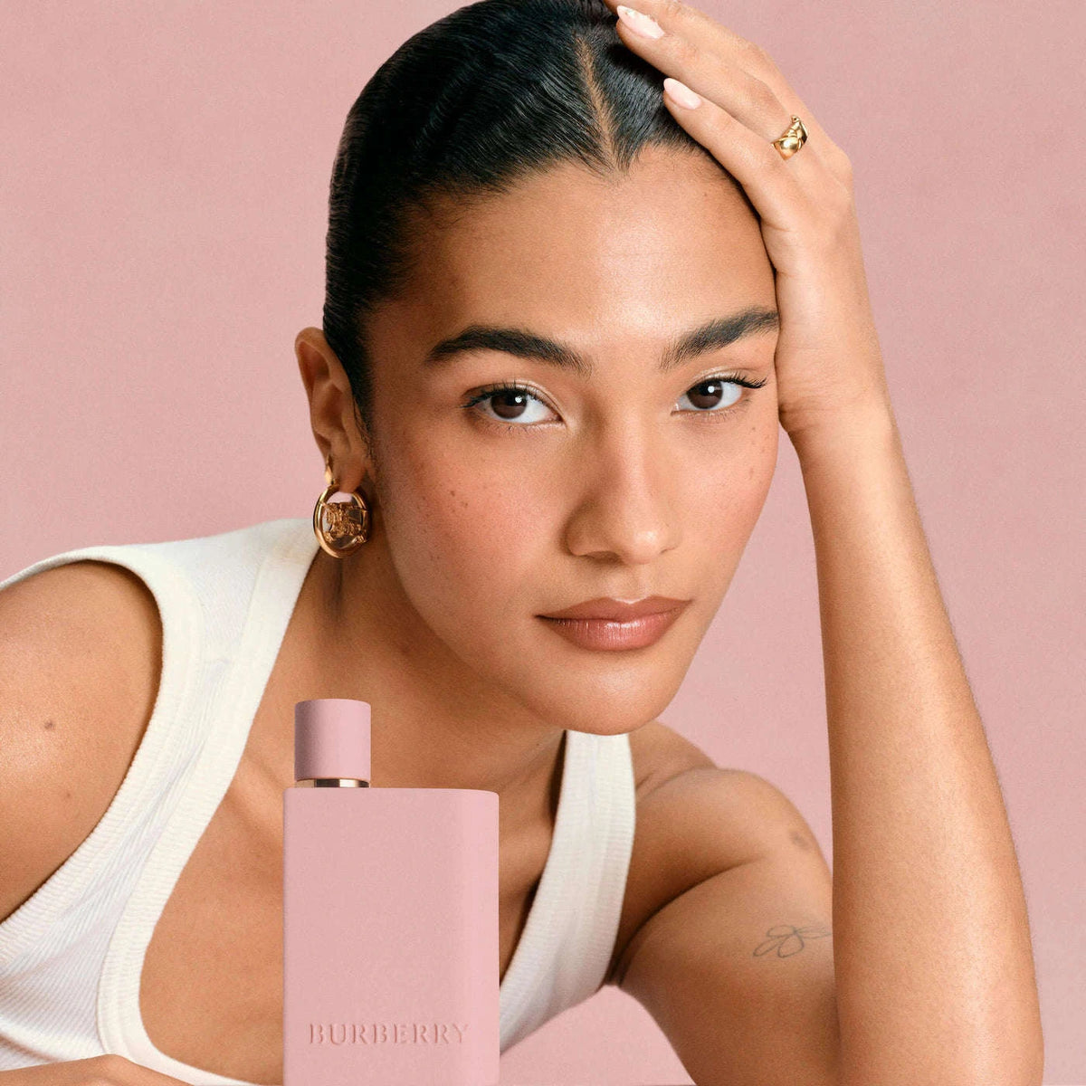 Burberry Her Parfum Mirrors Beauty